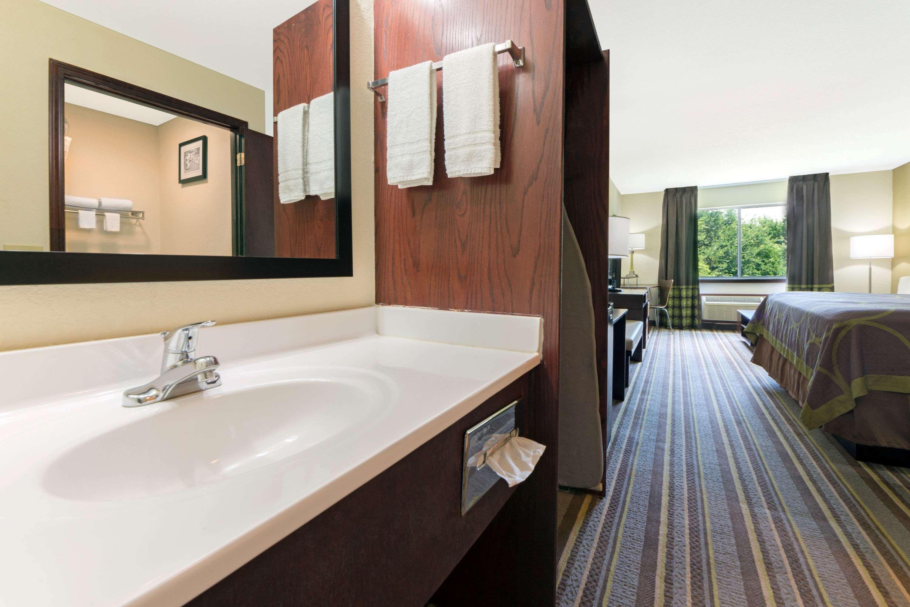 Super 8 By Wyndham Perry Hotel Ngoại thất bức ảnh