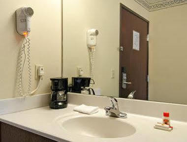 Super 8 By Wyndham Perry Hotel Ngoại thất bức ảnh